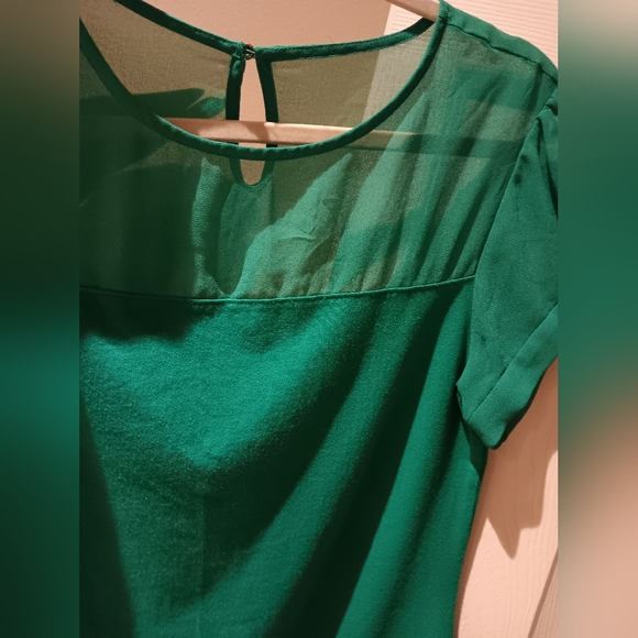 Express Kelly Green mesh top - Picture 11 of 12